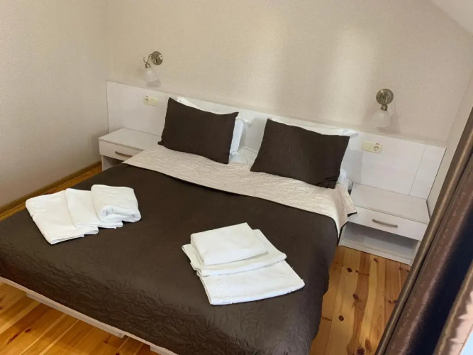 Guest House Shale