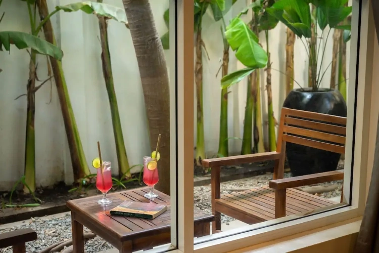 Deluxe Double room with balcony and with garden view