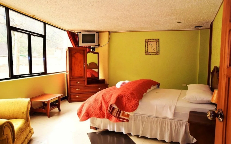 Puerta del Sol Hotel
