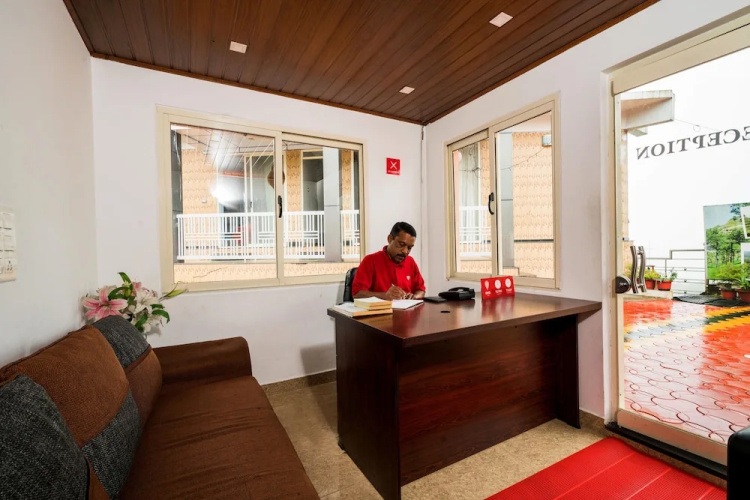OYO 10047 Greenland Residency