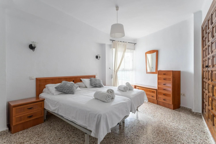 Bright and Spacious 2 Bed Apt