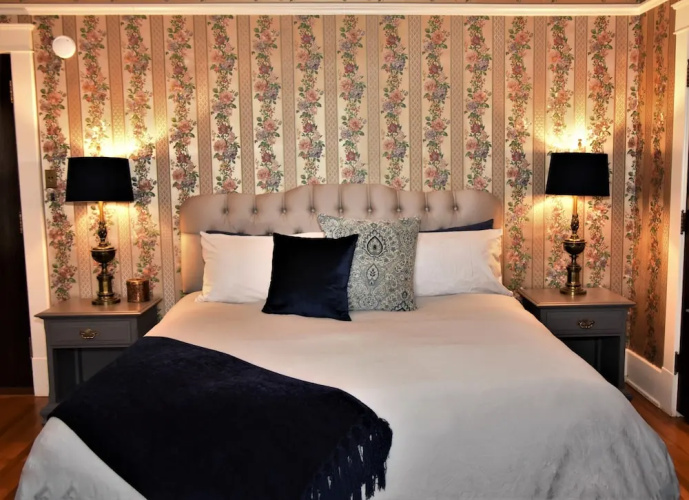 Grand Colonial B&B