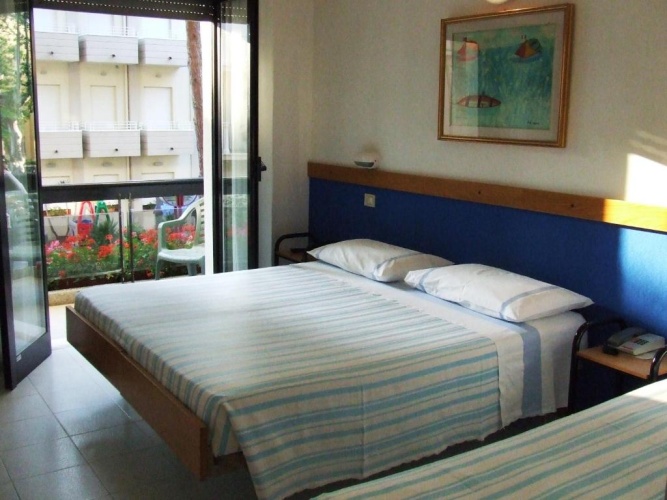 Standard Triple room with balcony