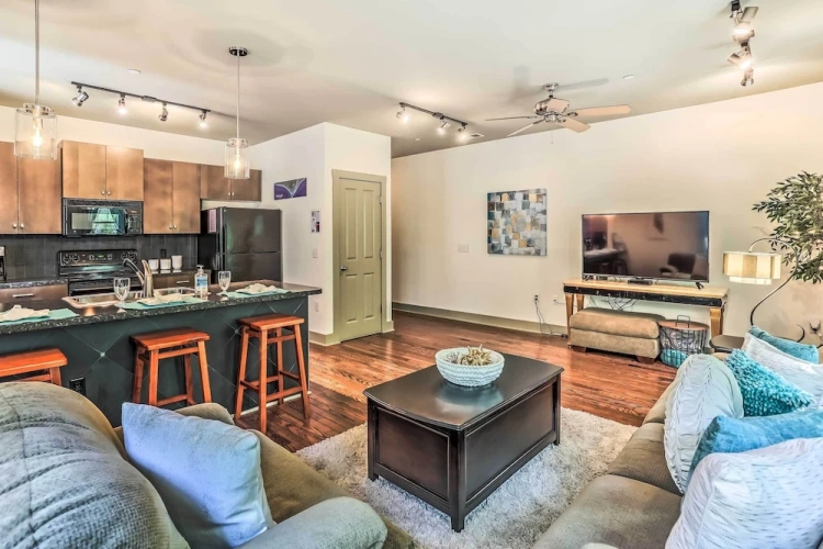 2 Bedrooms Apartment