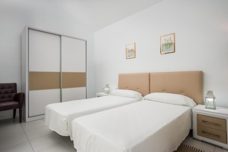 1 Bedroom Deluxe Twin Apartment