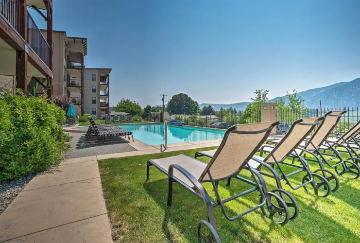 Modern Manson Condo w/ Pool & Lake Chelan Views!