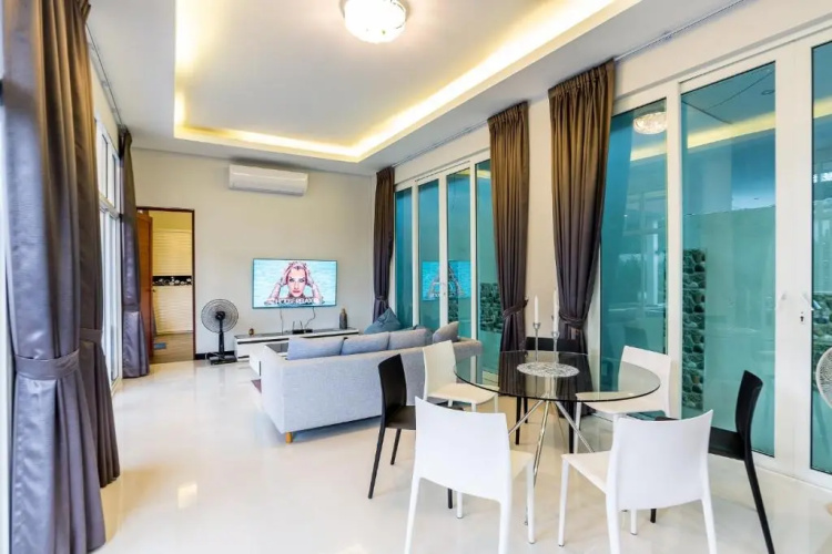 Home2Home Pool Villa