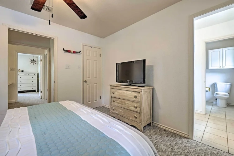 5 Bedrooms Cottage