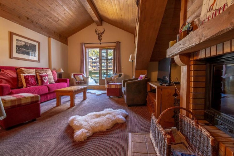 2 Bedrooms Apartment