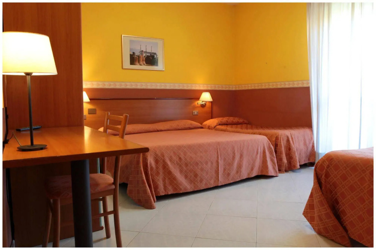 Hotel Iside