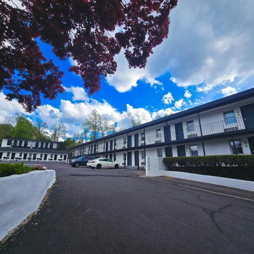 Penn Lodge Hotel & Suites