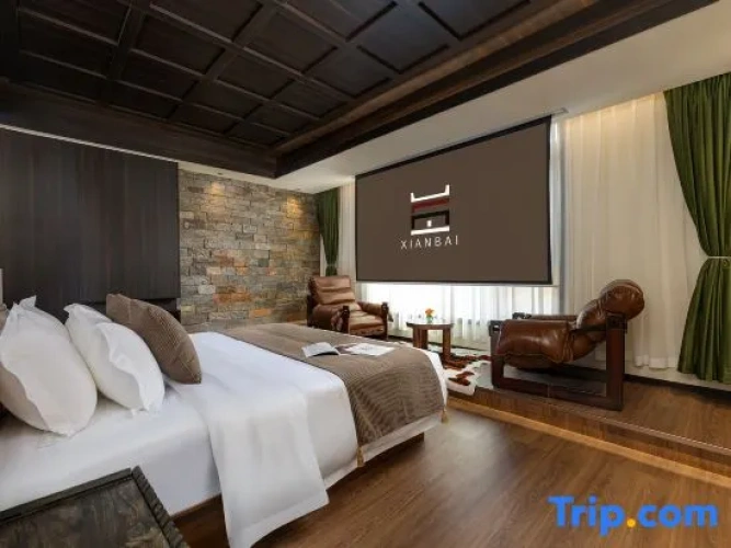 Suite with view
