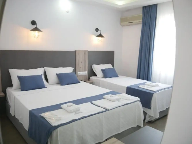 Standard Triple room with view