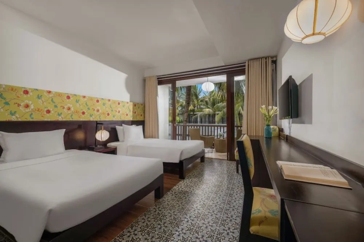 Deluxe Twin room with balcony and with garden view