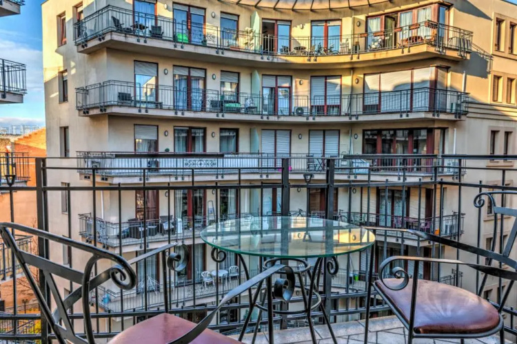 Central Downtown Apartments