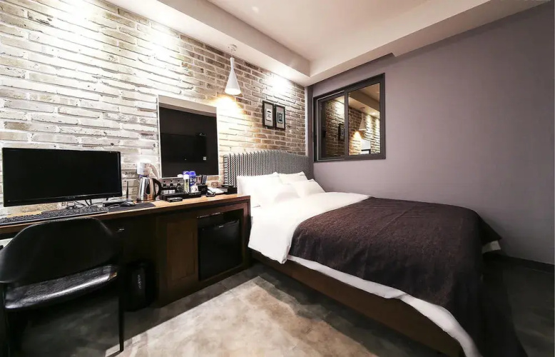 Play Hotel