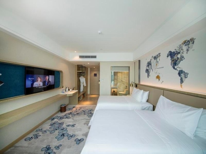 Standard Twin room with view