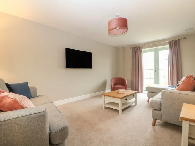 9 Windrush Heights