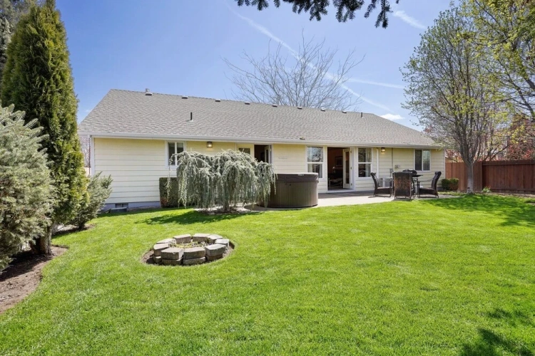 3 Bedrooms Cottage