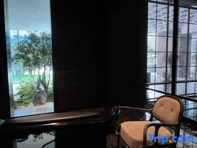 Weinan Guibinlou Hotel