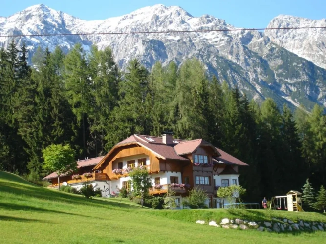 2 Bedrooms Apartment with balcony and with view