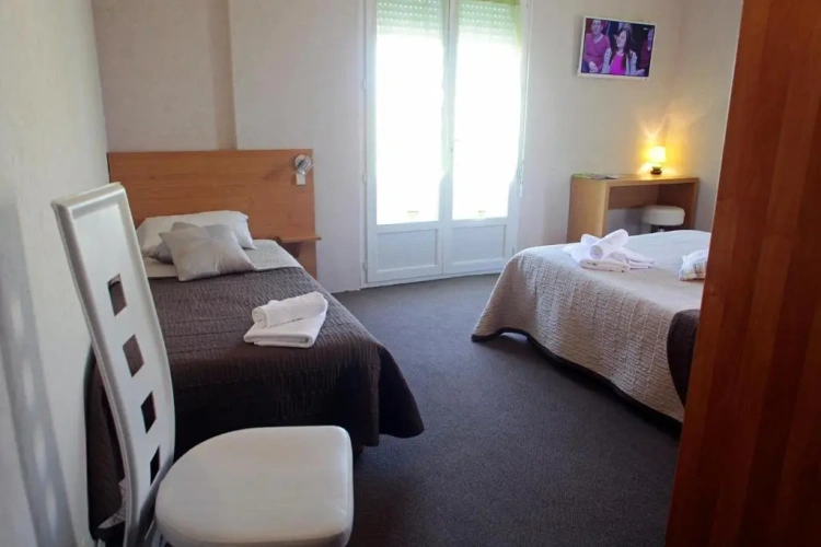 Standard Triple room