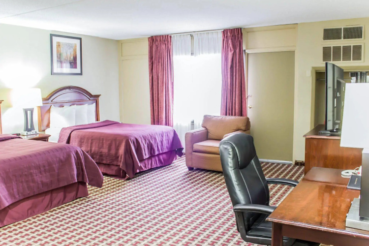 Rodeway Inn & Suites