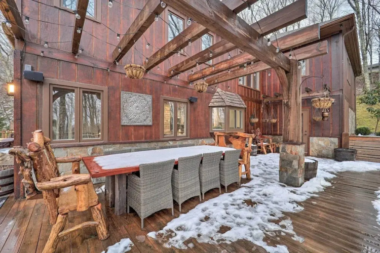2 Mi to Slopes: Luxe Beech Mtn Cabin w/ Hot Tub