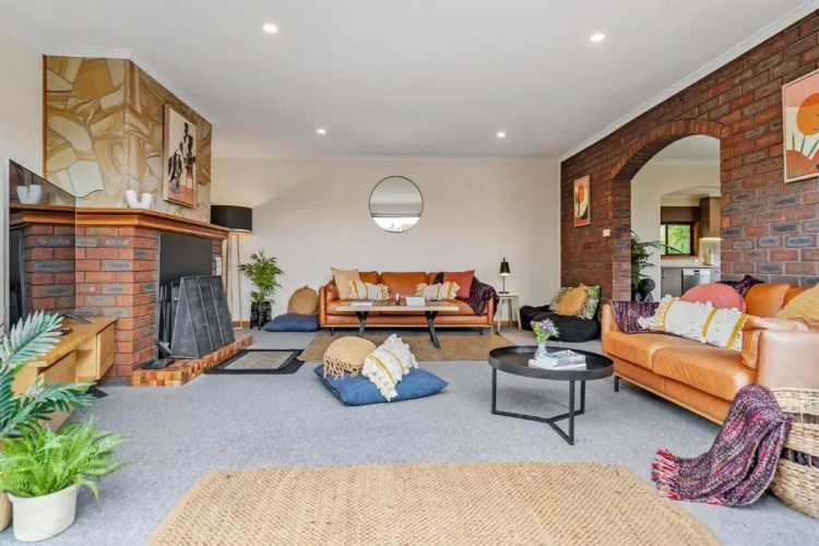 4 Bedrooms Cottage
