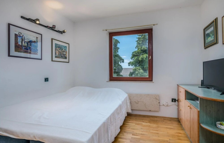 Nice Apartment in Krk With Wifi
