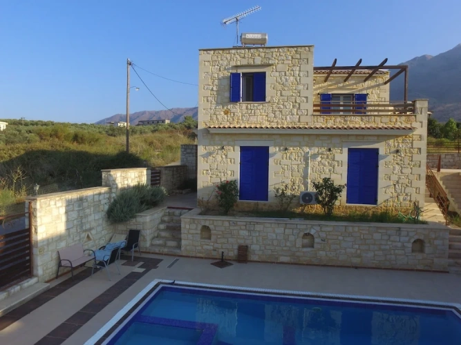 3 Bedrooms Villa