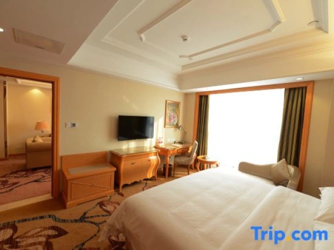 Deluxe Double Family Suite