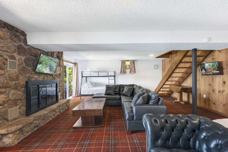 Boondock Bliss - Lakefront, Private Dock Sleeps 15!
