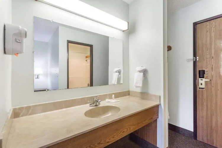 Super 8 Gallipolis Pt Pleasant Area