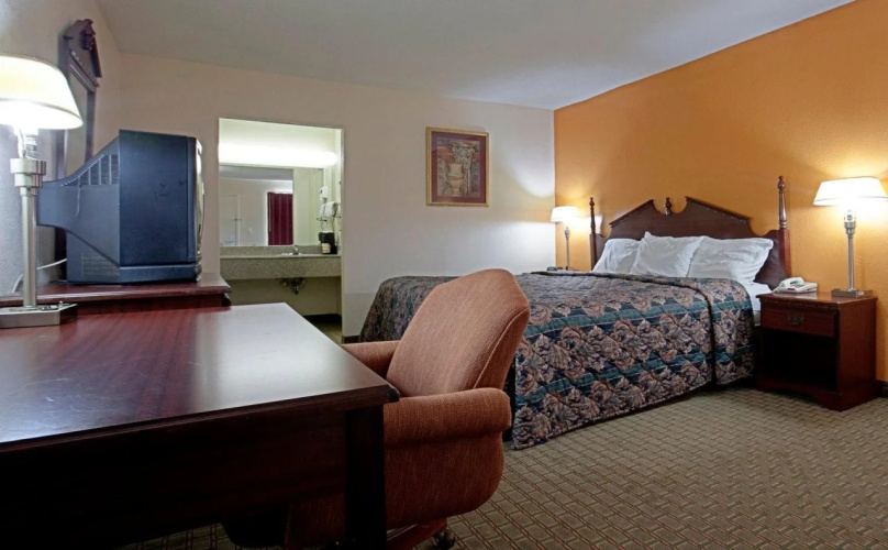 Newnan Lodge