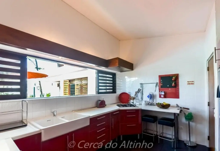 4 Bedrooms Cottage