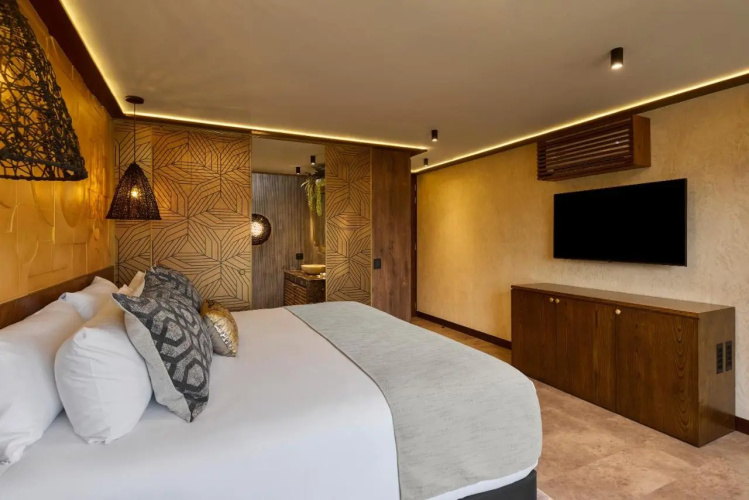 Golden Valley Hotel