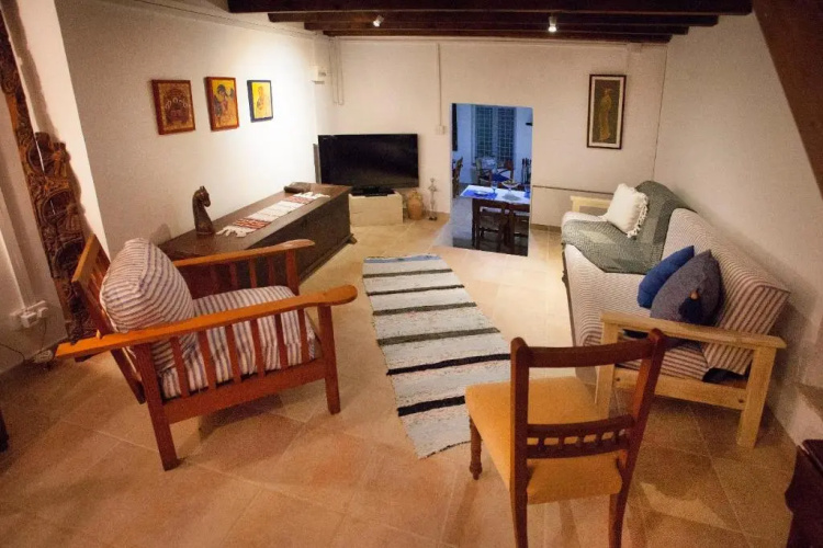 Cecilias Courtyard