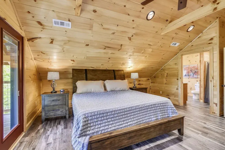 All Decked Out 4 Bedroom Cabin by RedAwning