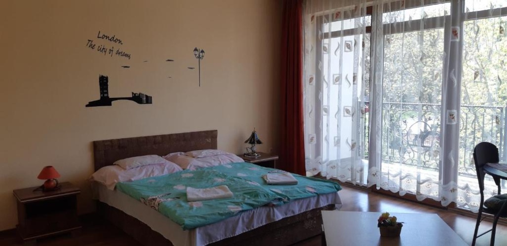 1 Bedroom Apartment with balcony
