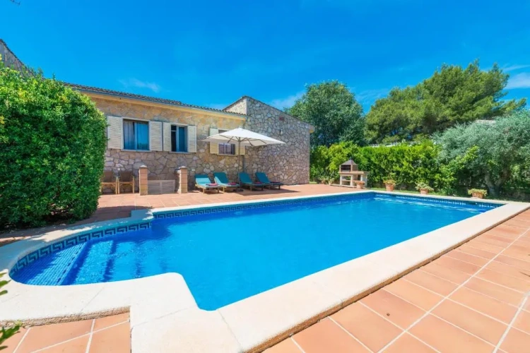 3 Bedrooms Villa