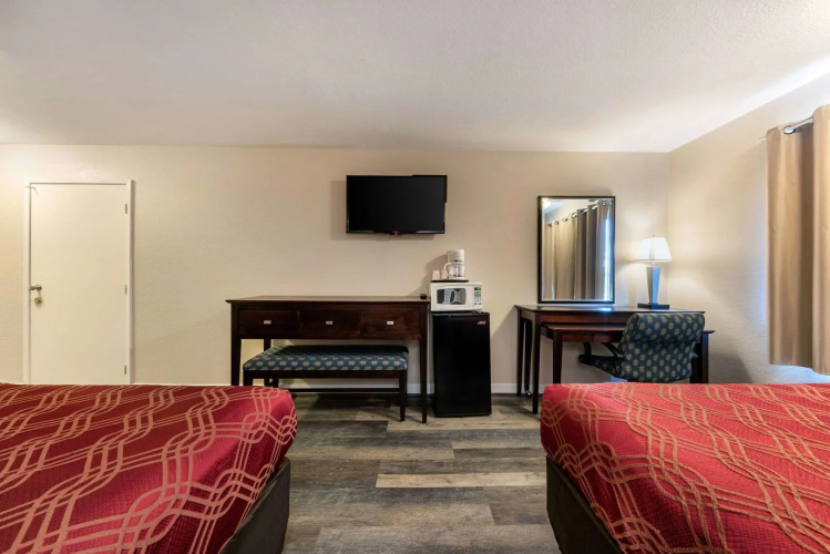 Bay Breeze Inn