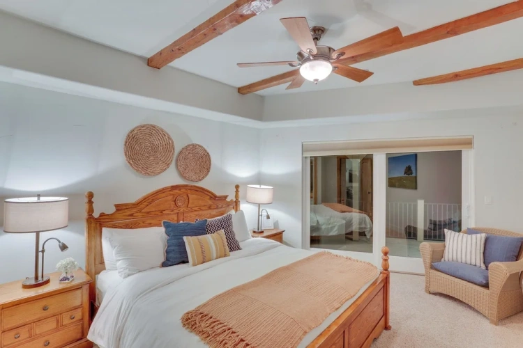 4 Bedrooms Cottage