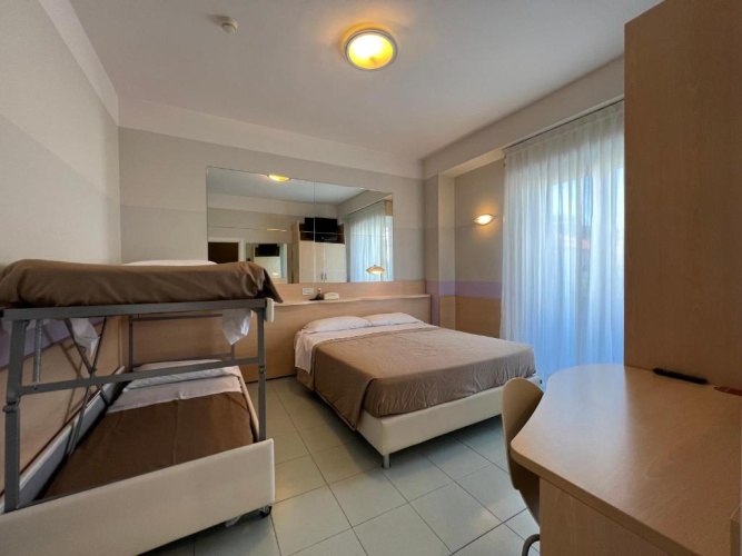 Standard Quadruple room with balcony
