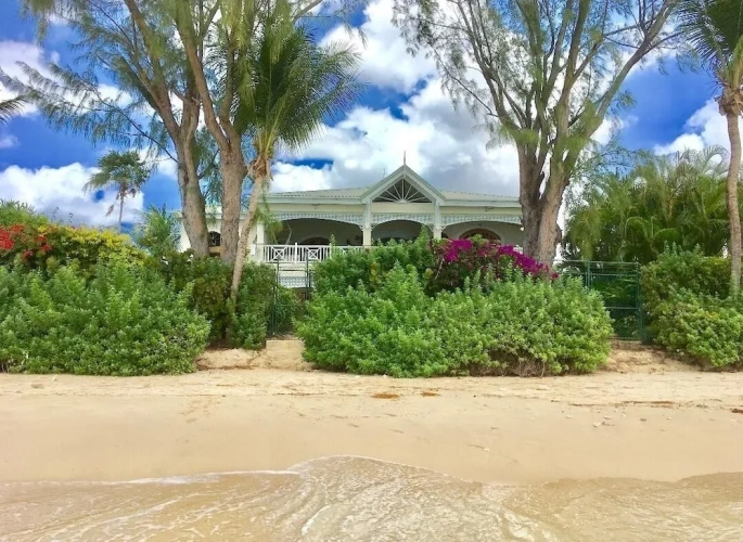 4 Bedrooms Villa