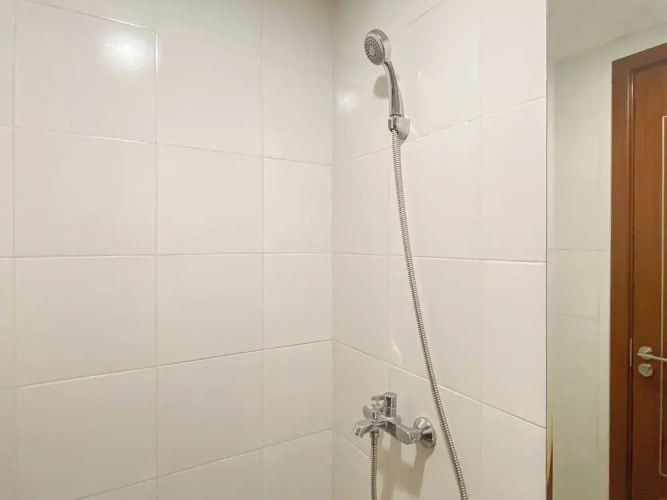Basic Look 1 Br At Vittoria Residence Apartment