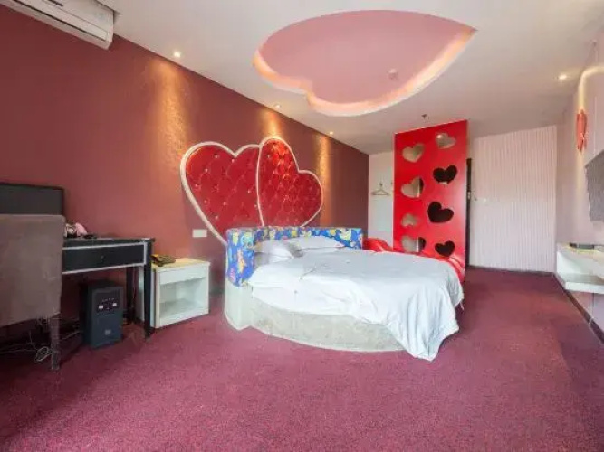 Red Ant Hotel (Xinxiang Normal University Pangdonglai)