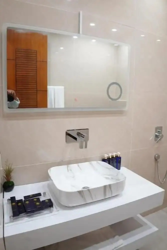 Oasis Suite Hotel
