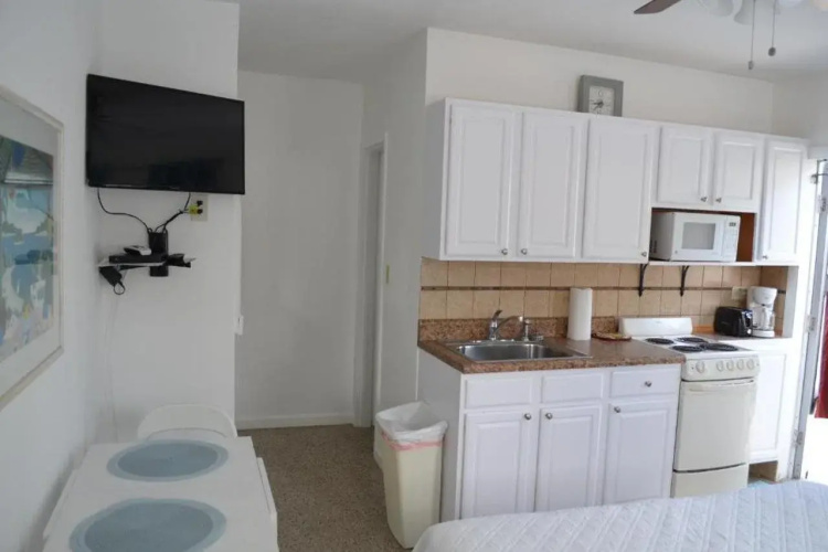 Tiana Beach Inn