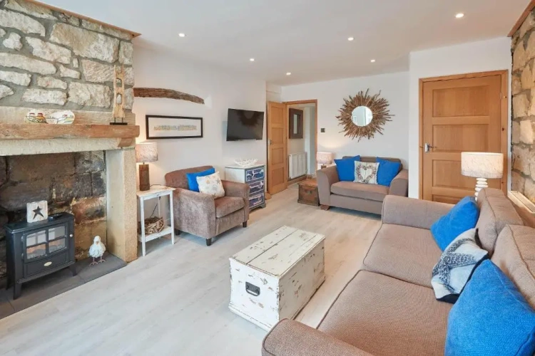 2 Bedrooms Cottage